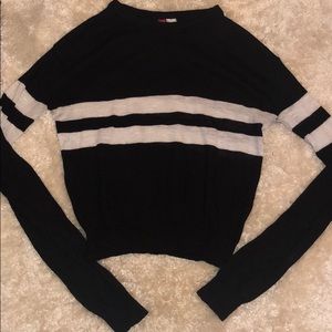Black cropped sweater💟